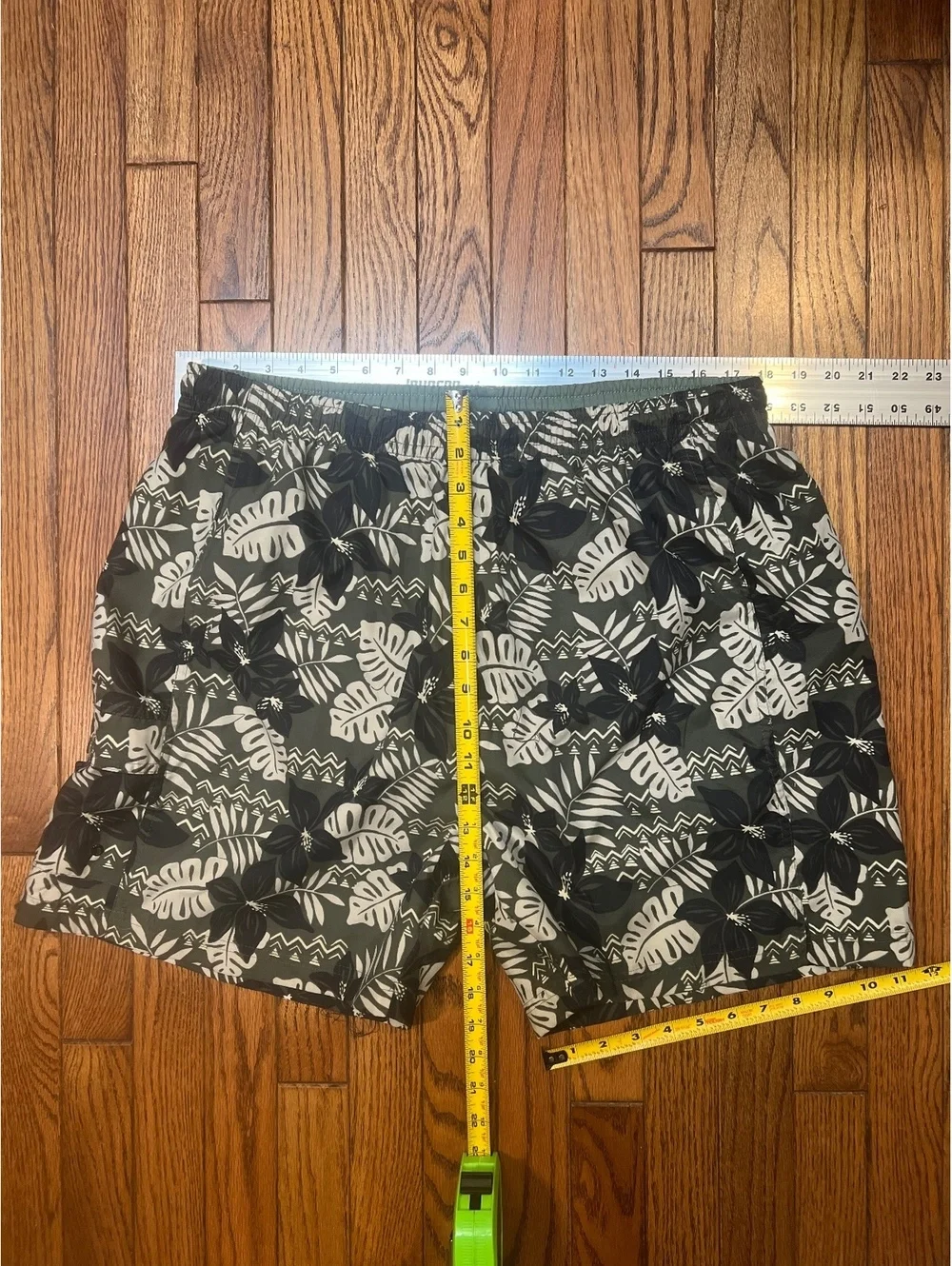 Newport Blue XL Men's Black and White Floral Swim Shorts